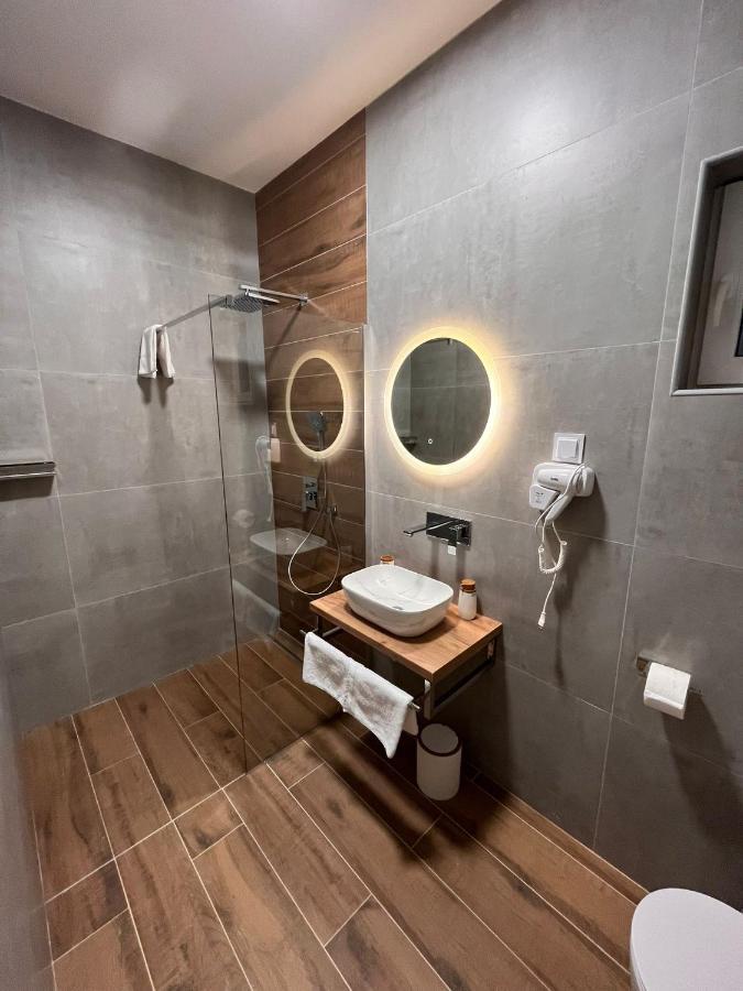 Venite Rooms Velika Exteriér fotografie