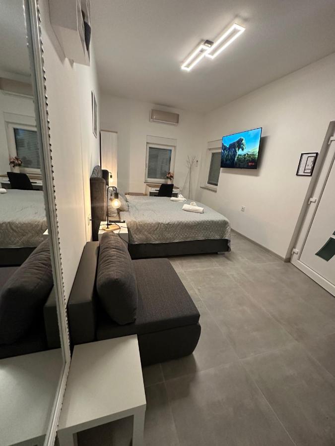 Venite Rooms Velika Exteriér fotografie